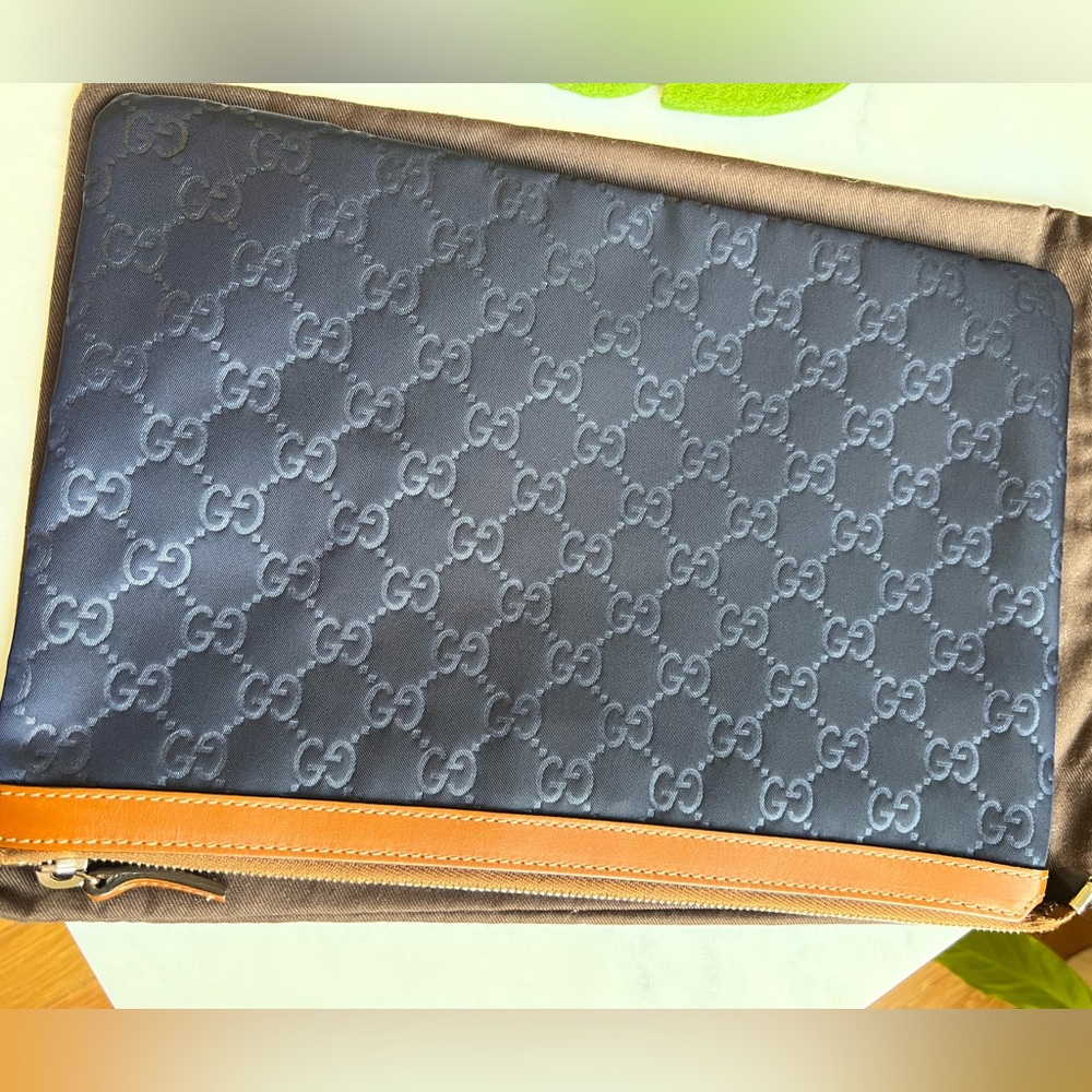 Blue Gucci Nylon Clutch with Leather Trim - Picture 5 of 7